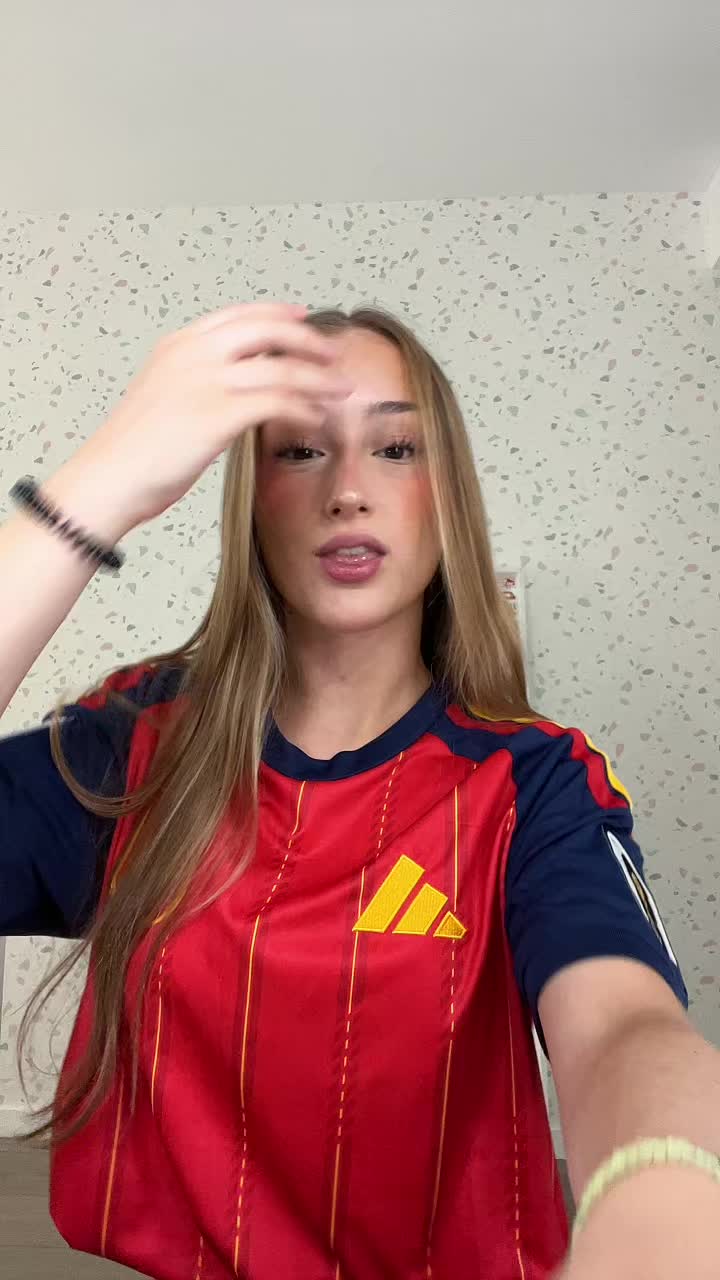@user444111653