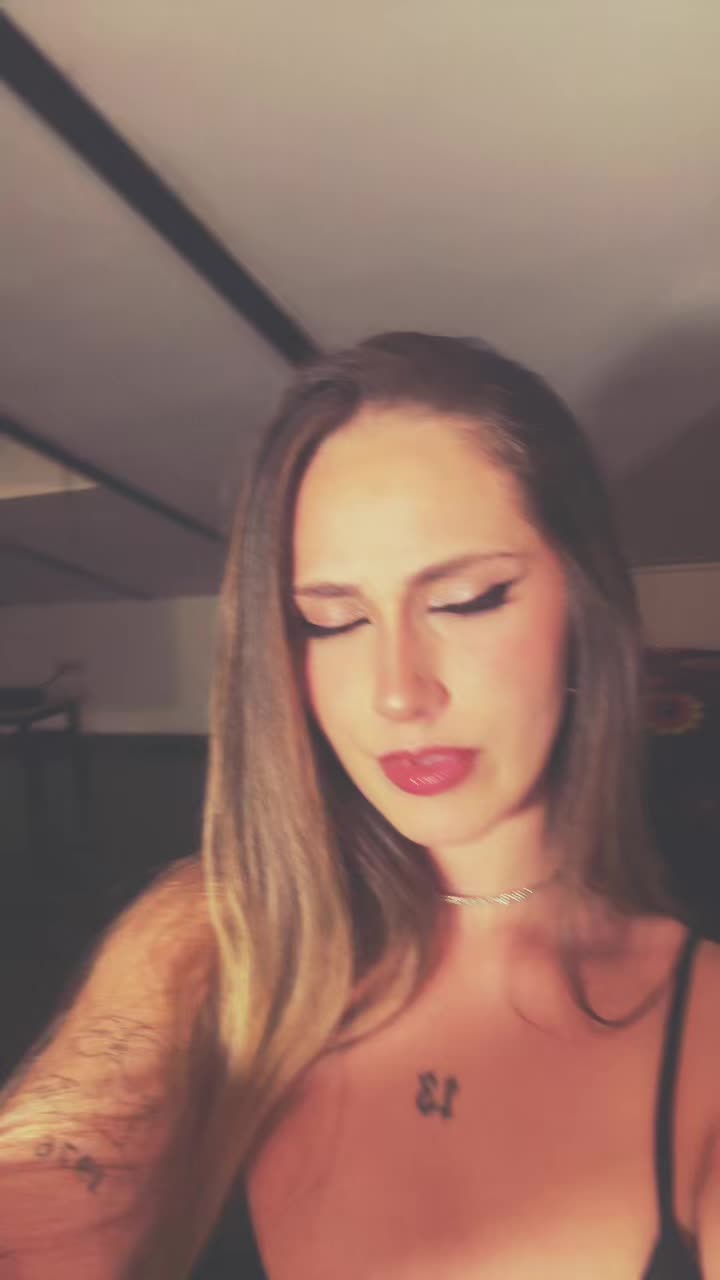 @𝑨𝒃𝒓𝒊𝒍 𝑪𝒂𝒔𝒕𝒊𝒍𝒍𝒐💎