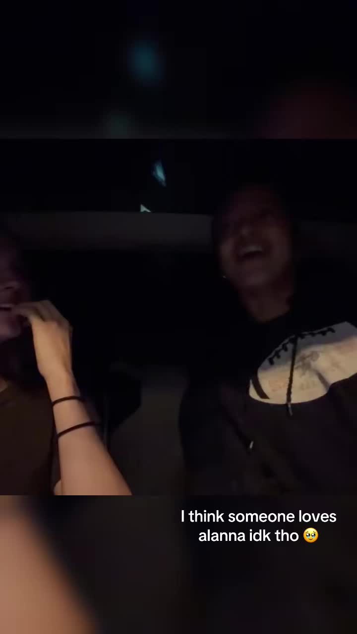 @izzyandalannafanpagee