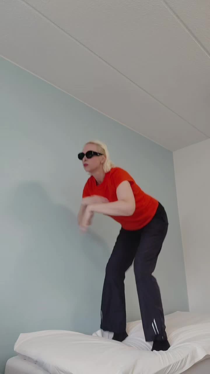 @Katja H&auml;rkki / Taiteilija