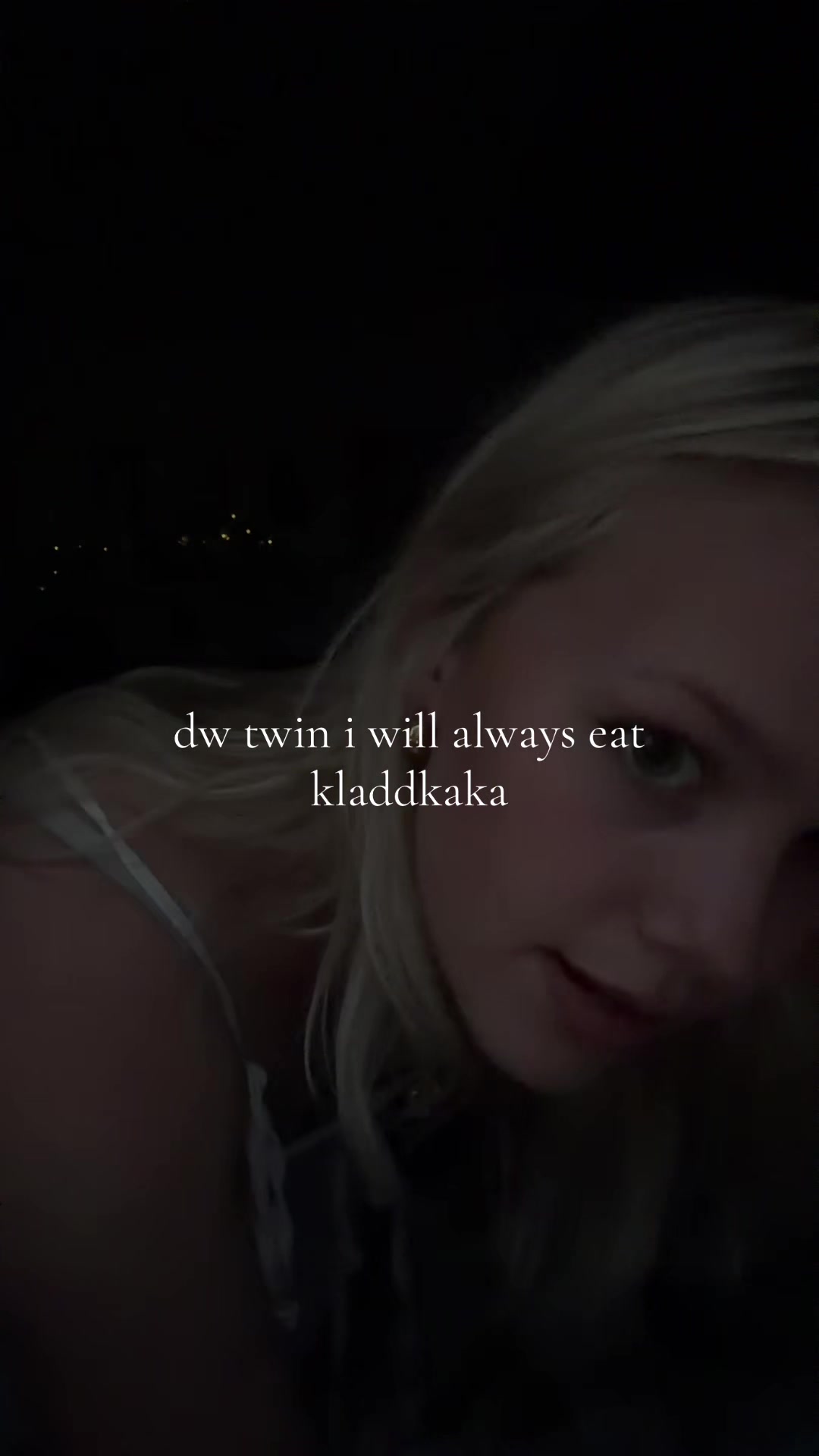 @elisedrinksalmondmilk