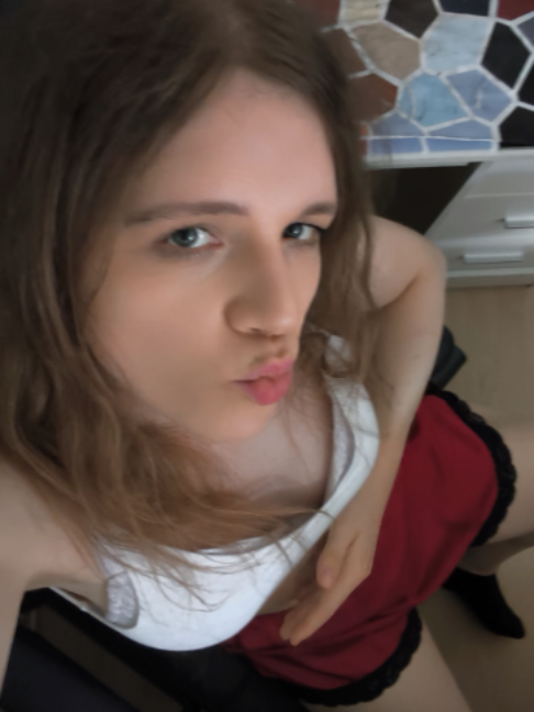 @Laurababyemily