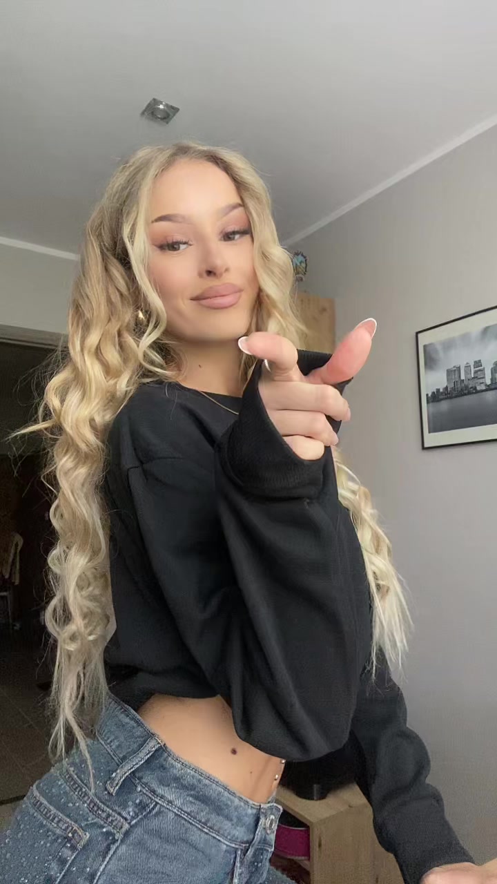 @laurixxyumm