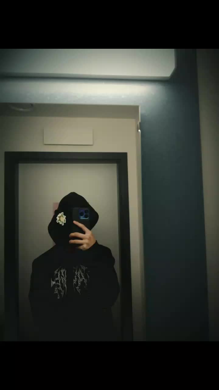 @𝔧𝔞𝔨𝔬𝔟 𝔏𝔦𝔫𝔡𝔮𝔳𝔦𝔰𝔱