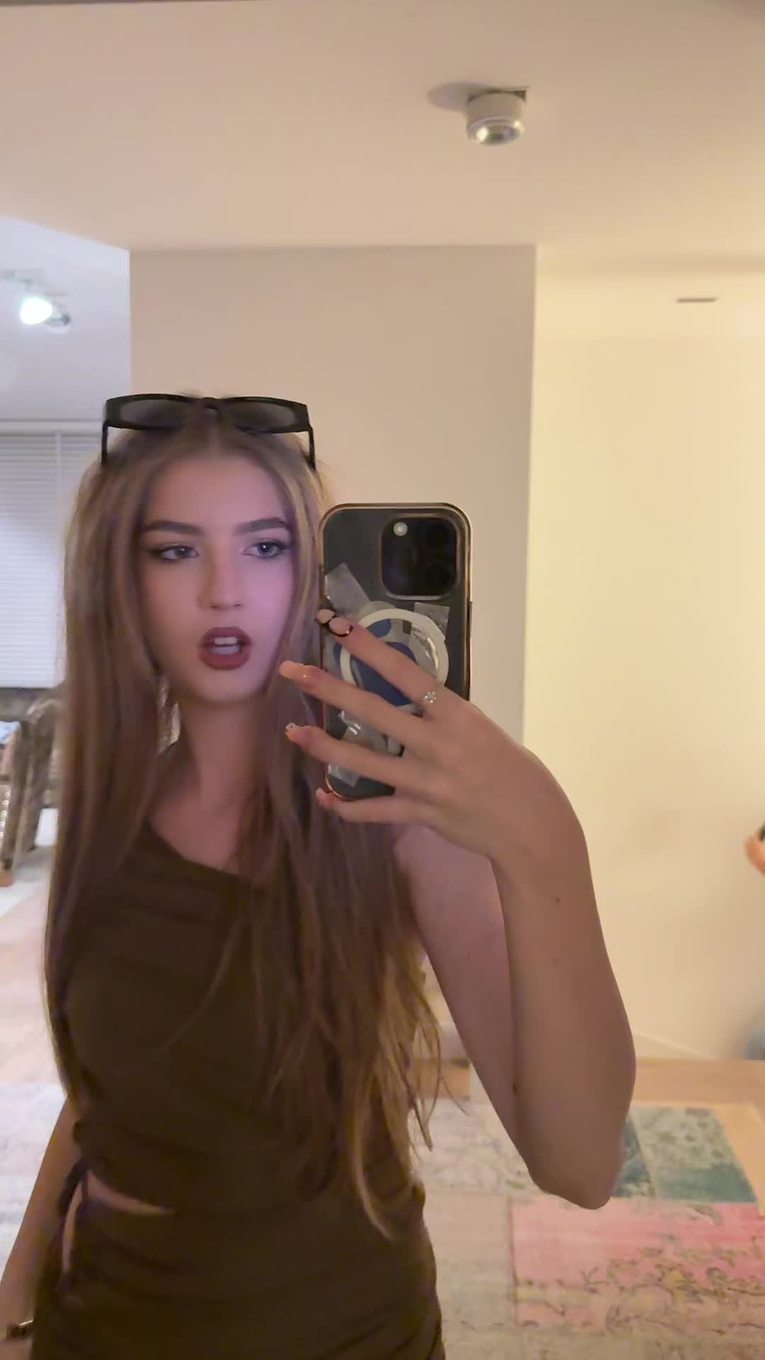 @sisi