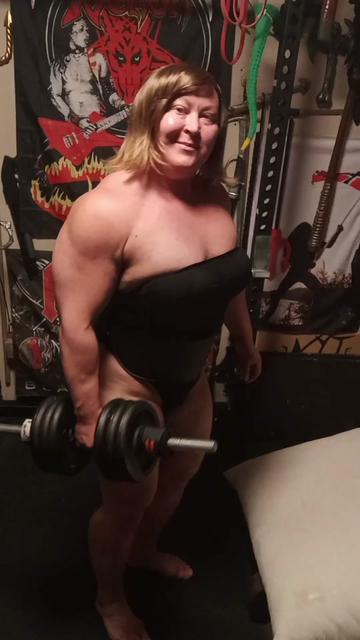 @Anna K Powerlifter