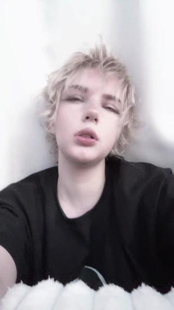 @lu☣︎