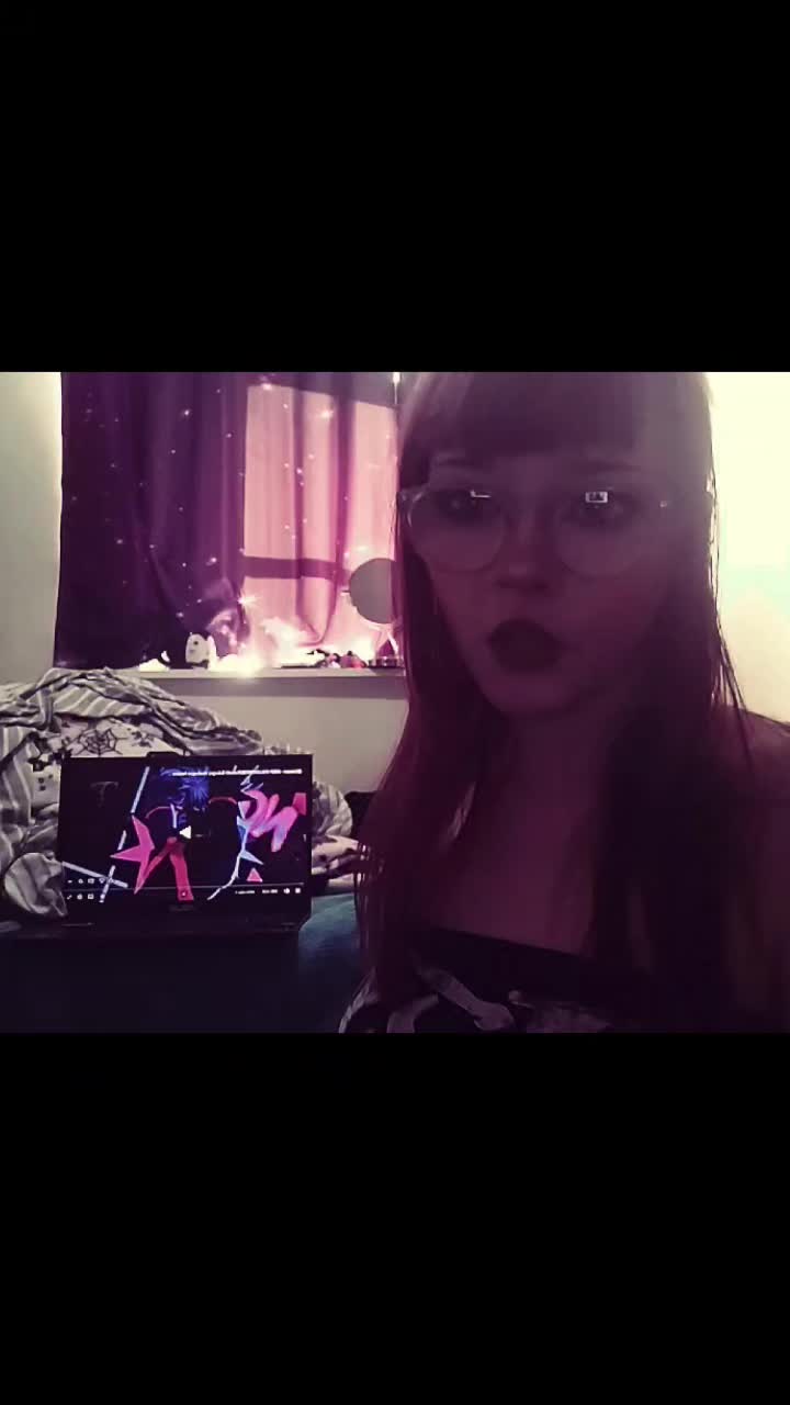 @_phoebe_