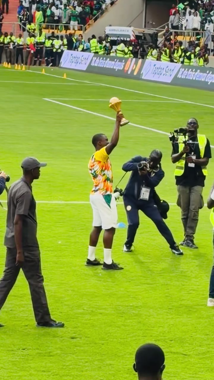 @Senegal_Football_Player