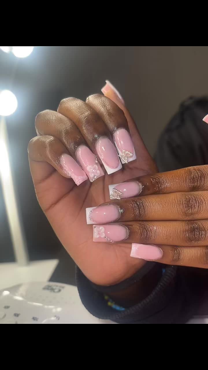 @𝓔𝓵𝓵𝓪💕