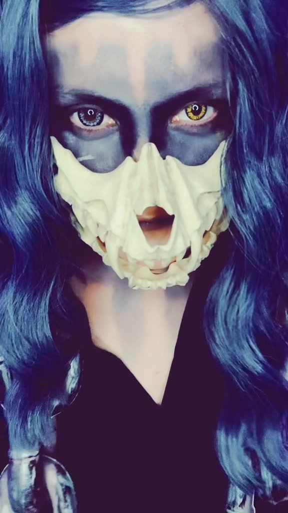 @ĐɆ₥&Oslash;₦ ₭ł₦₲