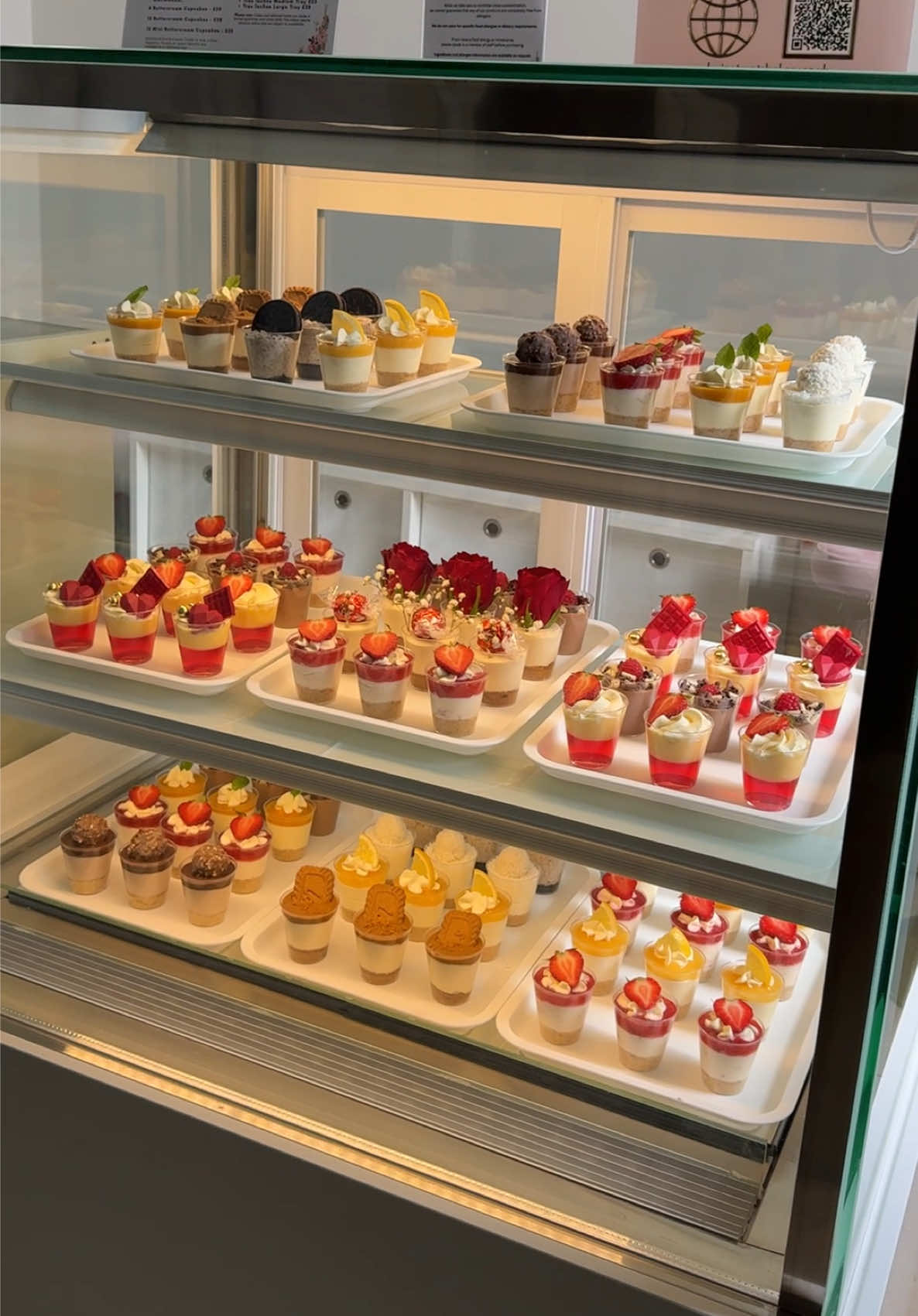 @devinetreatsbakery