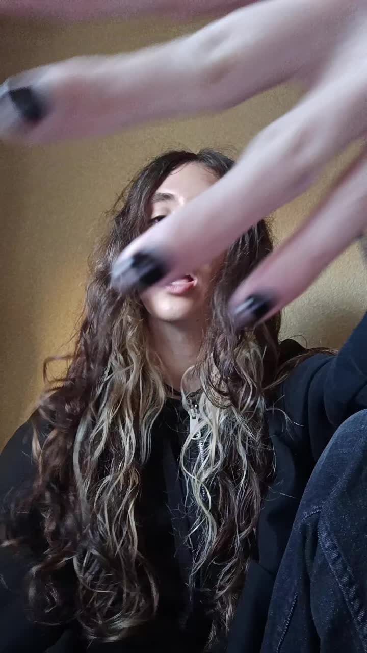 @la chica de la mirada matadora