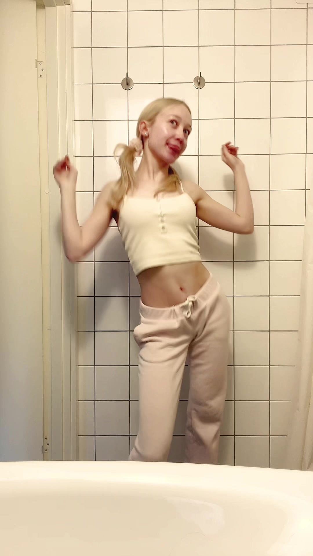 @thecutemirrorgirl