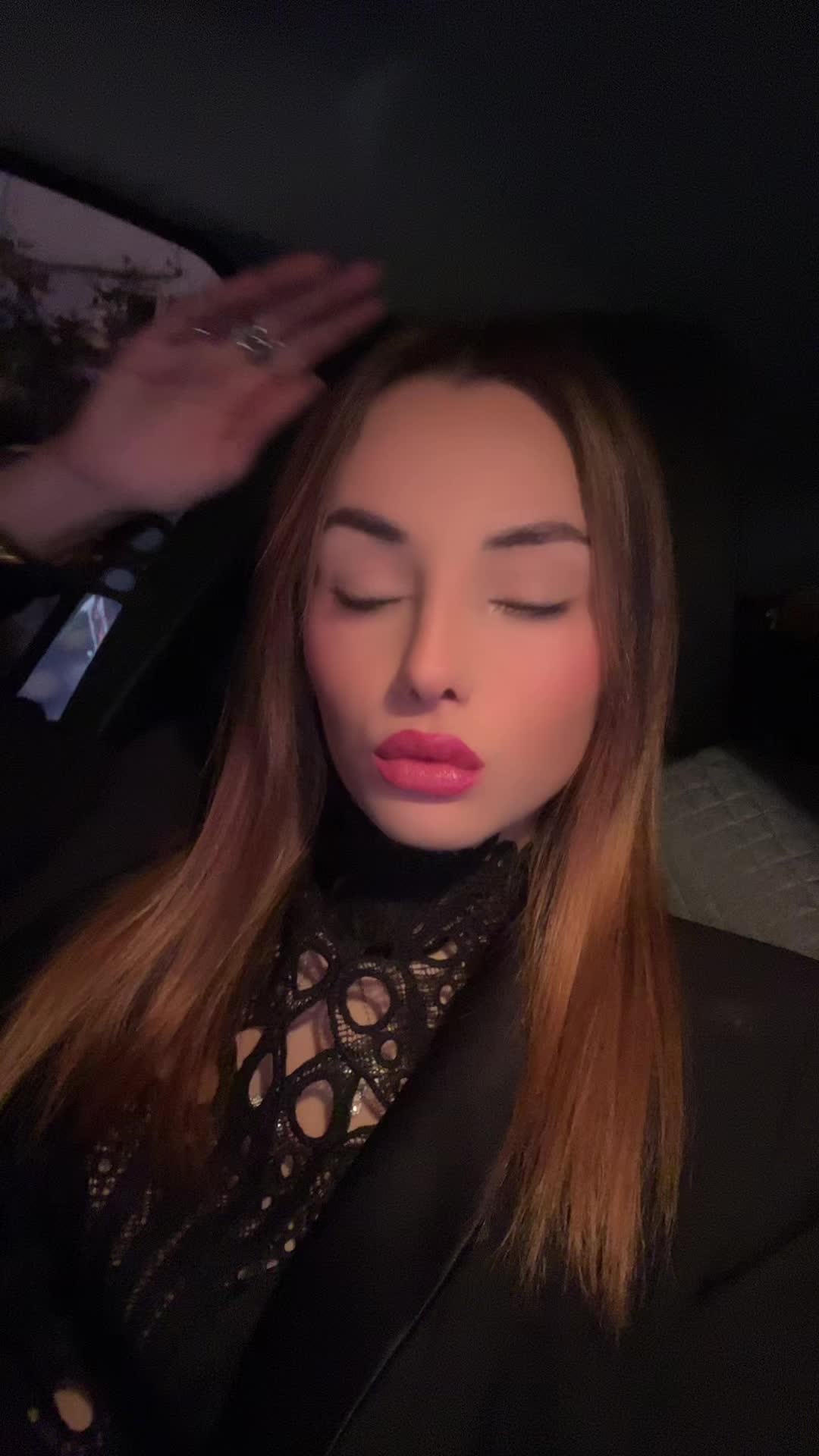 @victoriaromagne