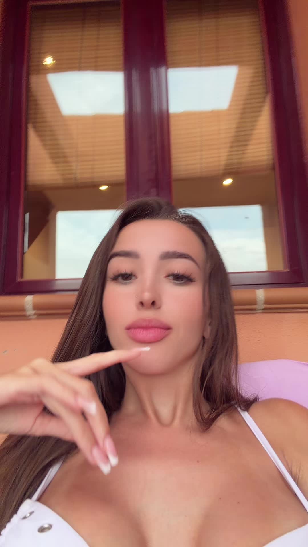 @nayiimtnez