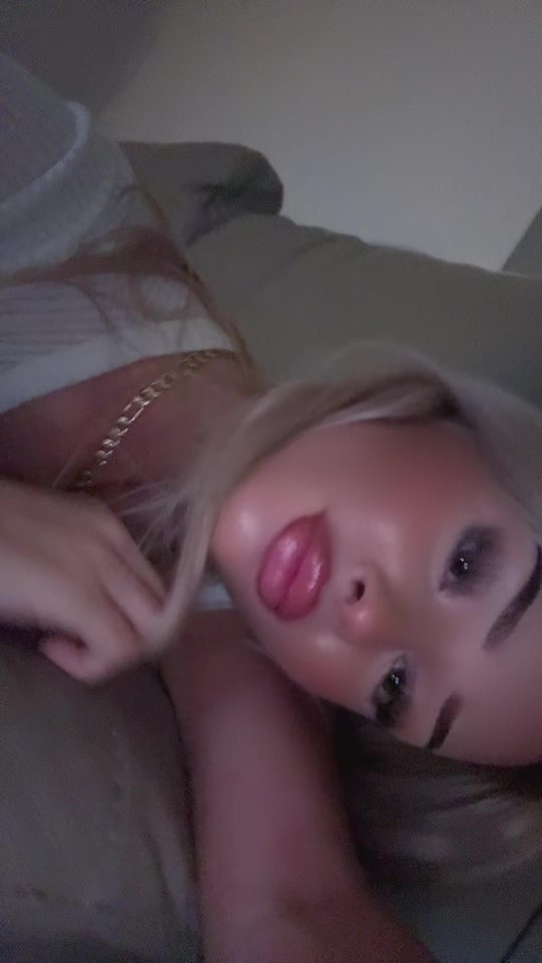 @Elliequigley