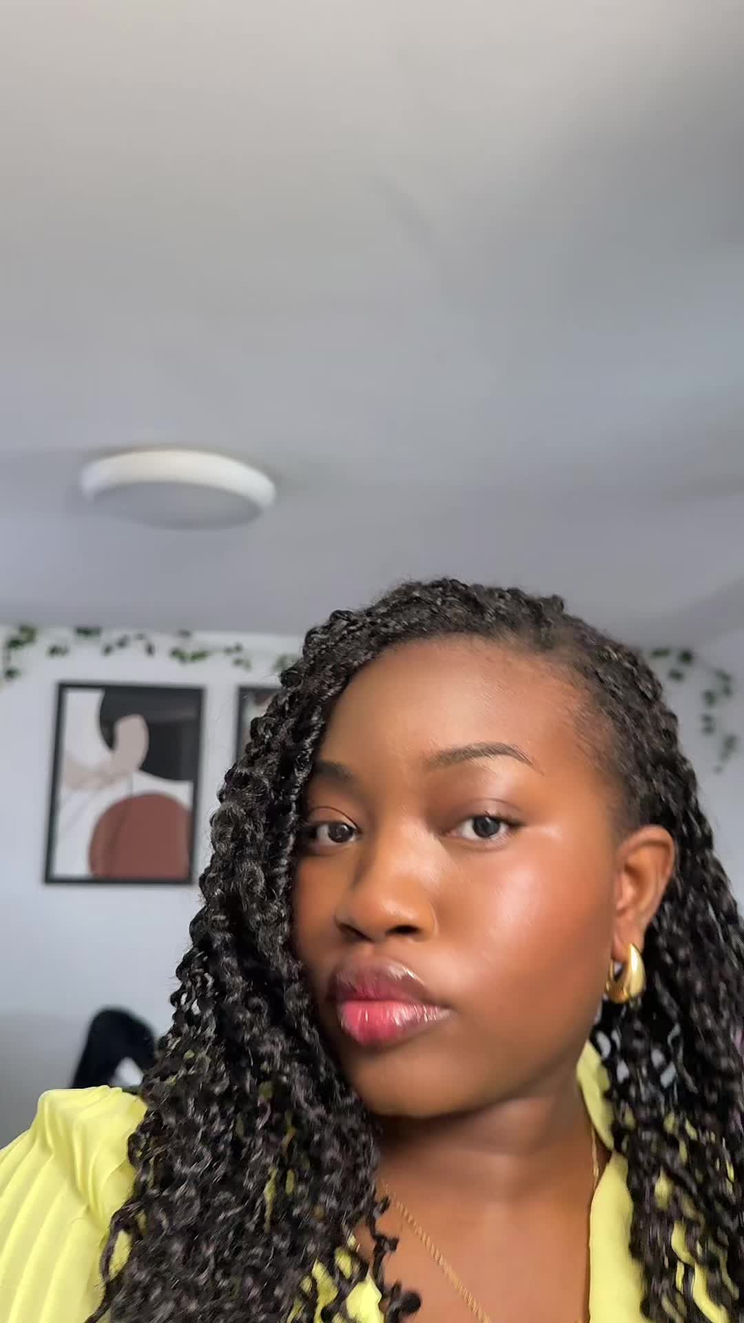 @Laylay