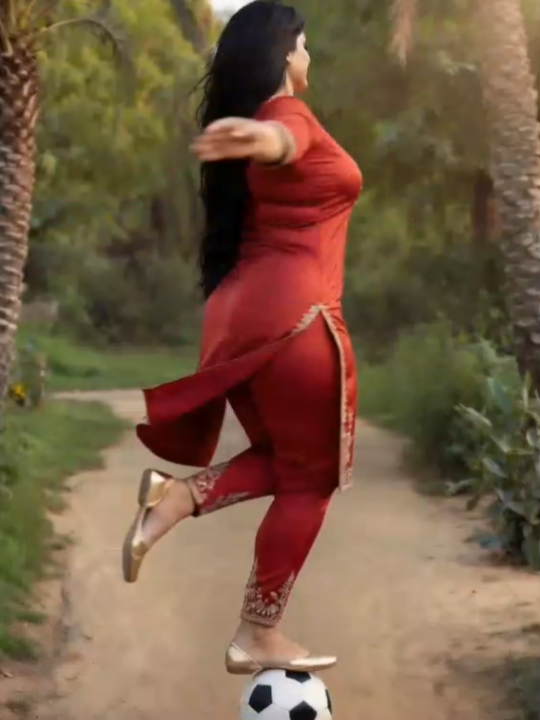 @Lajpal Shahzadi