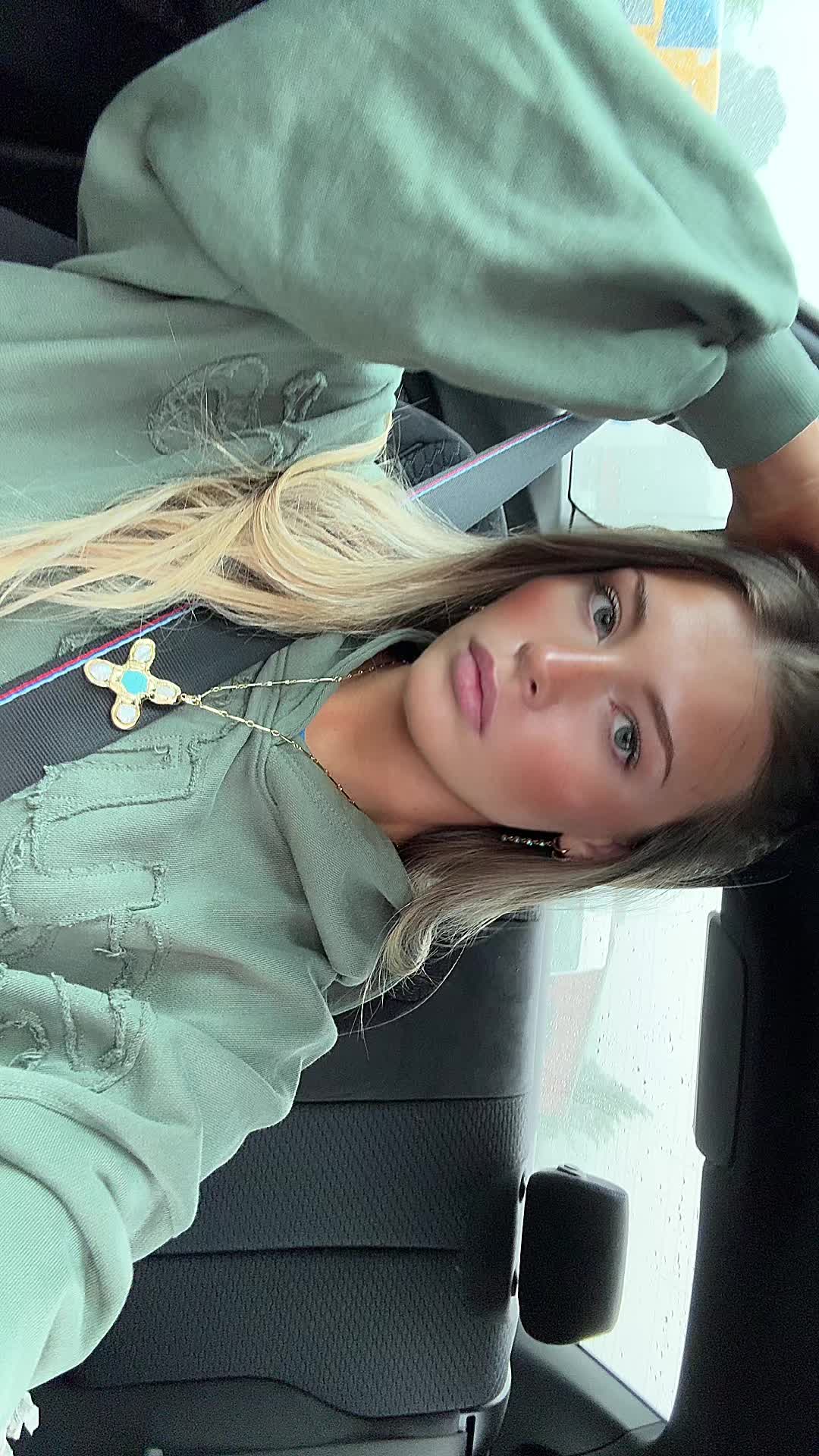 @✮Ellie✮