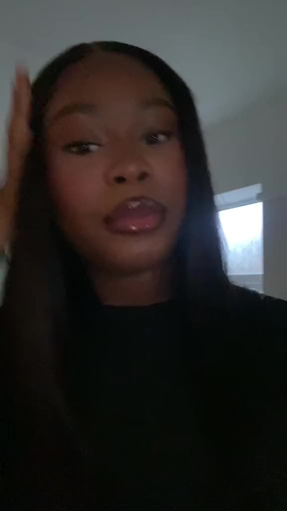 @𝐋𝐄𝐘𝐘🎀