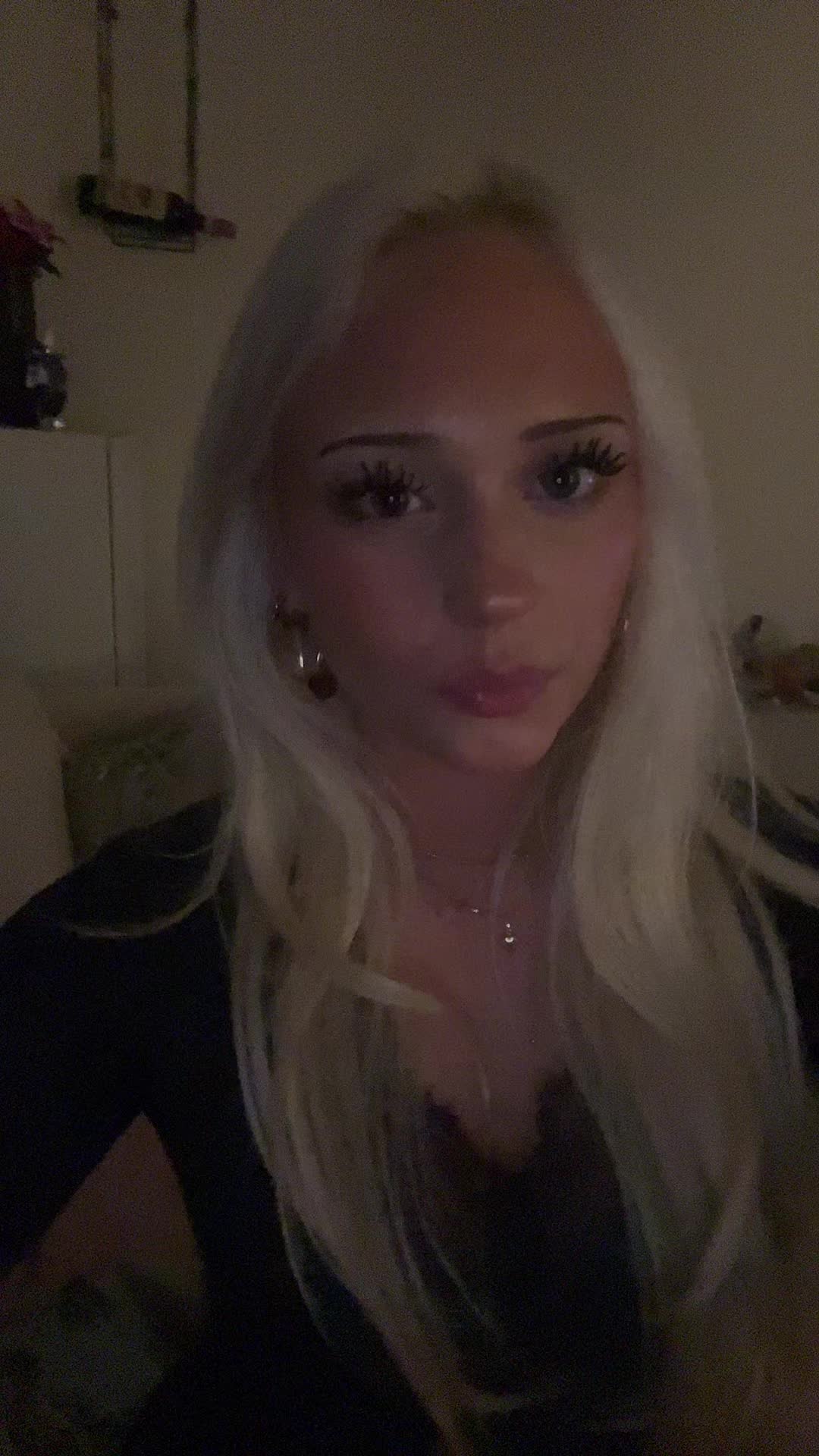@⃟