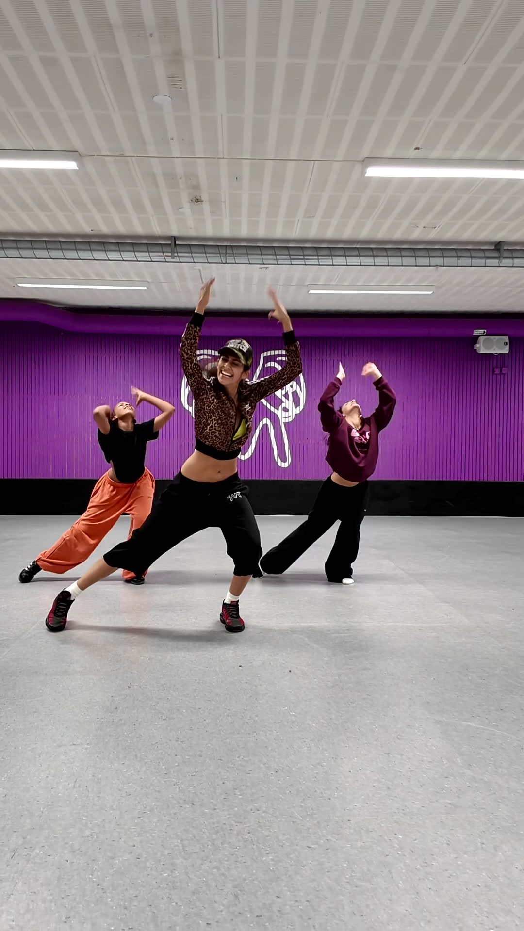 @MixDancers Academy