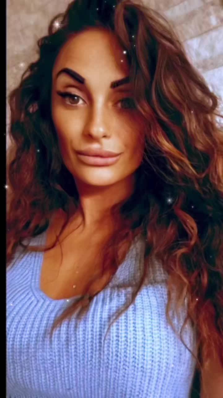@Laura🖤