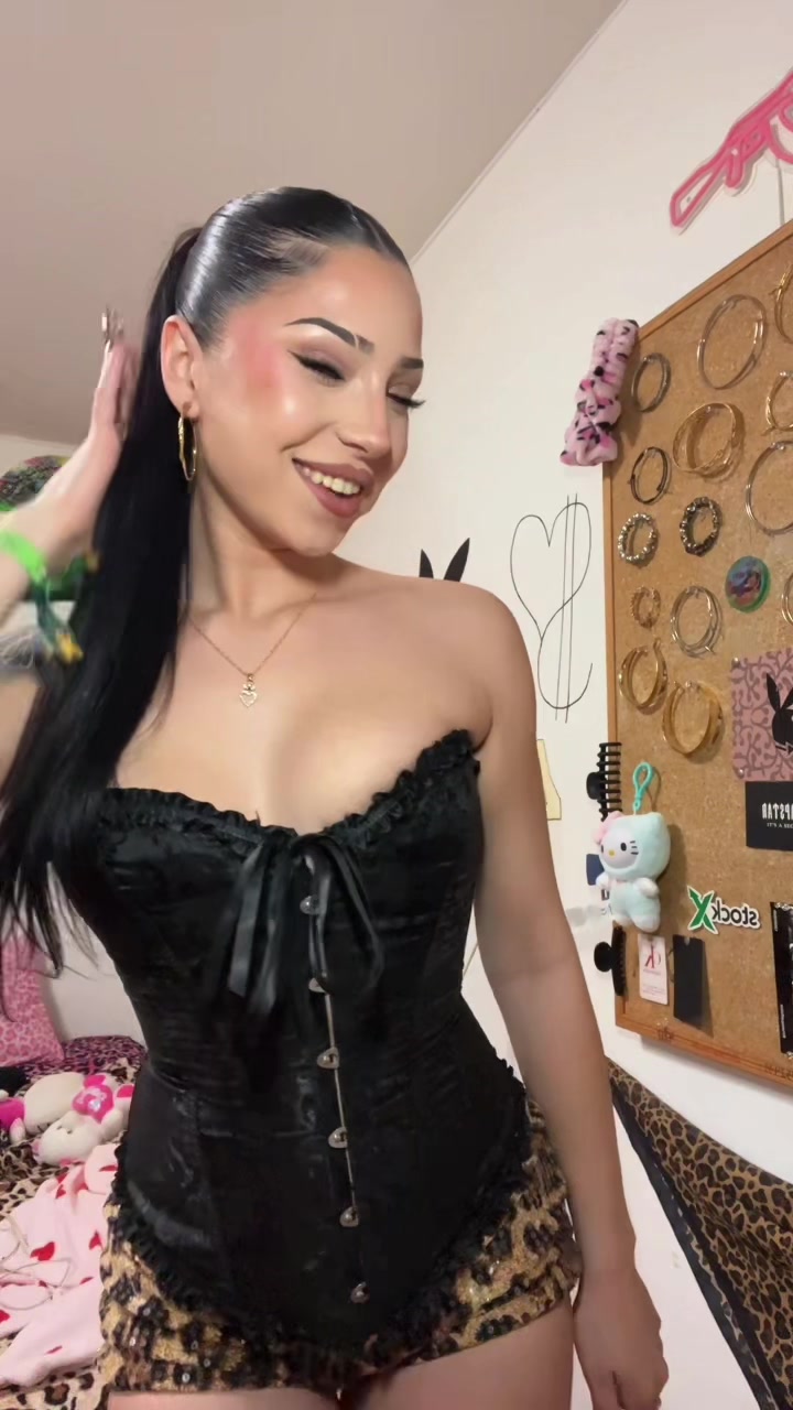 @𝑚 𝑒 𝑟 𝑦🦂