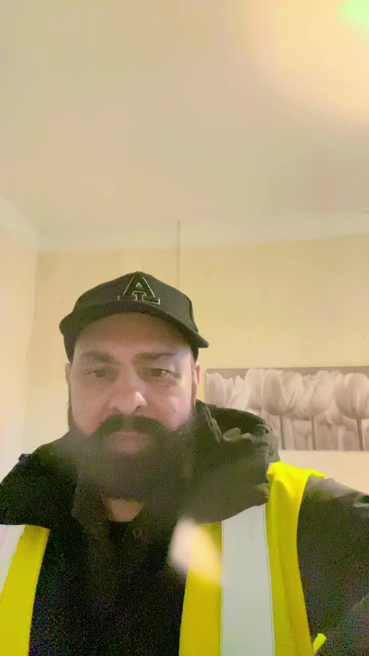 @Aman Grewal 🇬🇧