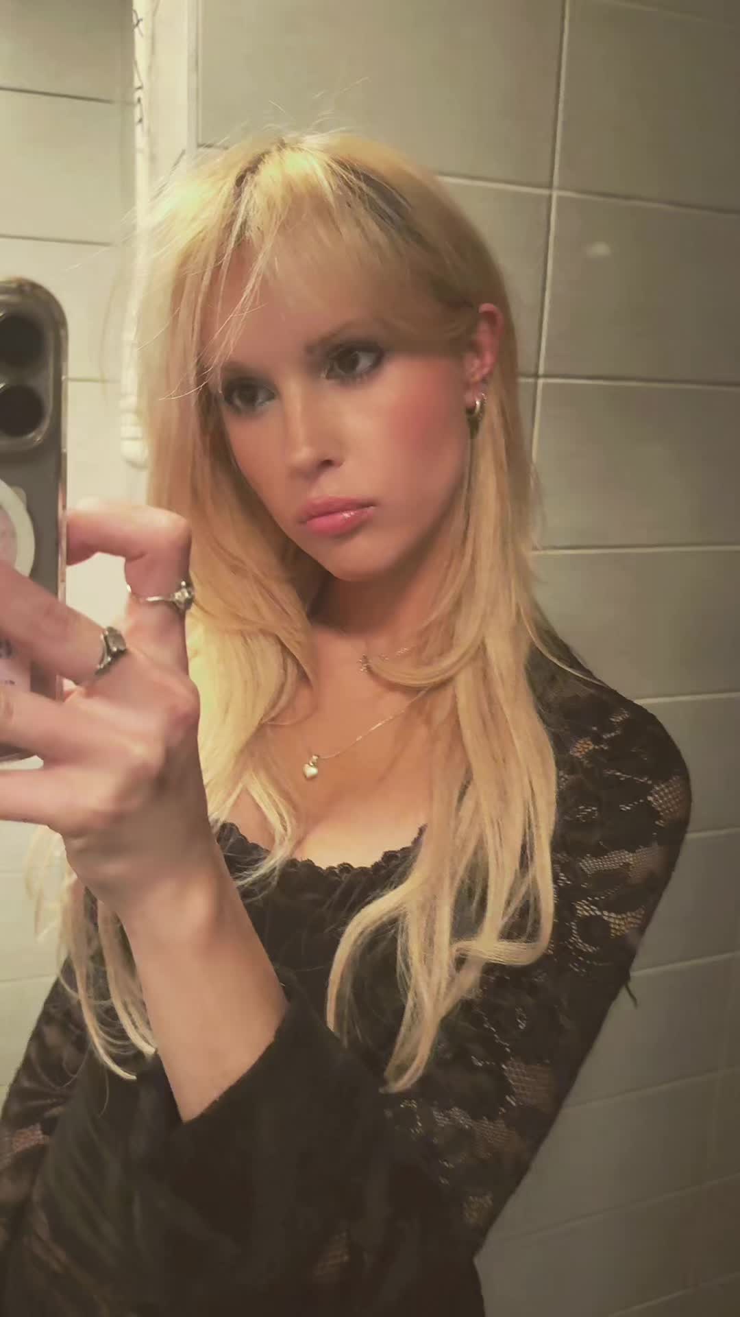 @lovisamari