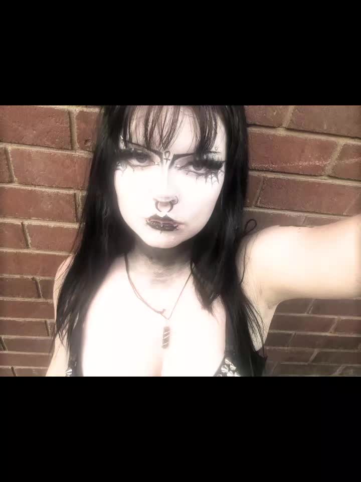 @☣︎☠︎Pheebs☠︎☣︎