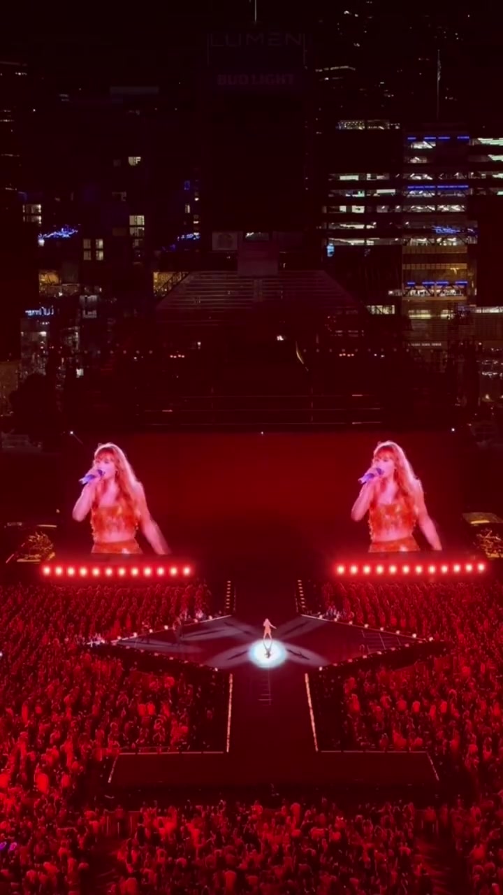 @𓂃꙳⋆videos from the eras tour