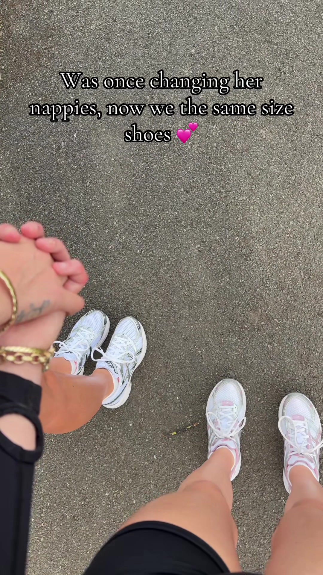@Z O E 🦋