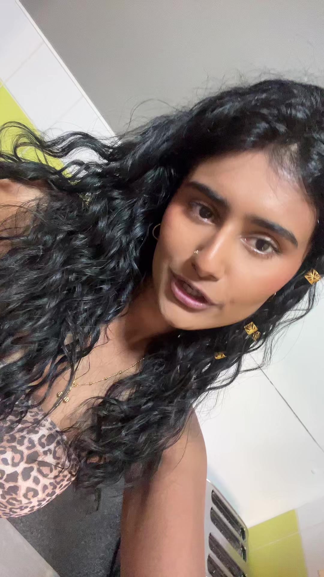 @Neha ❀