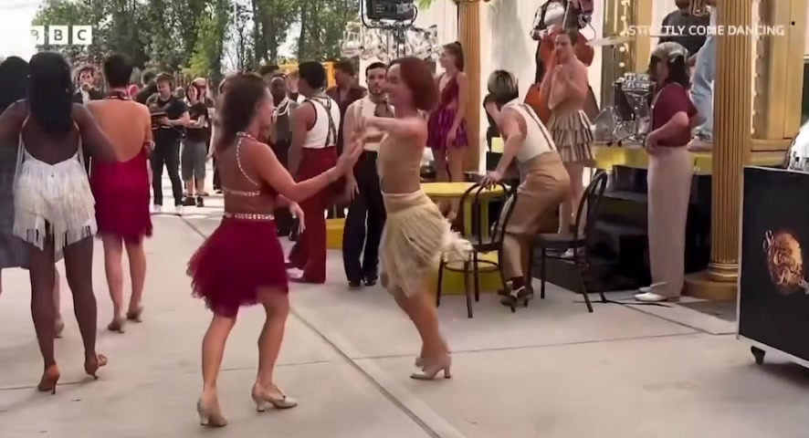 @Emꨄ