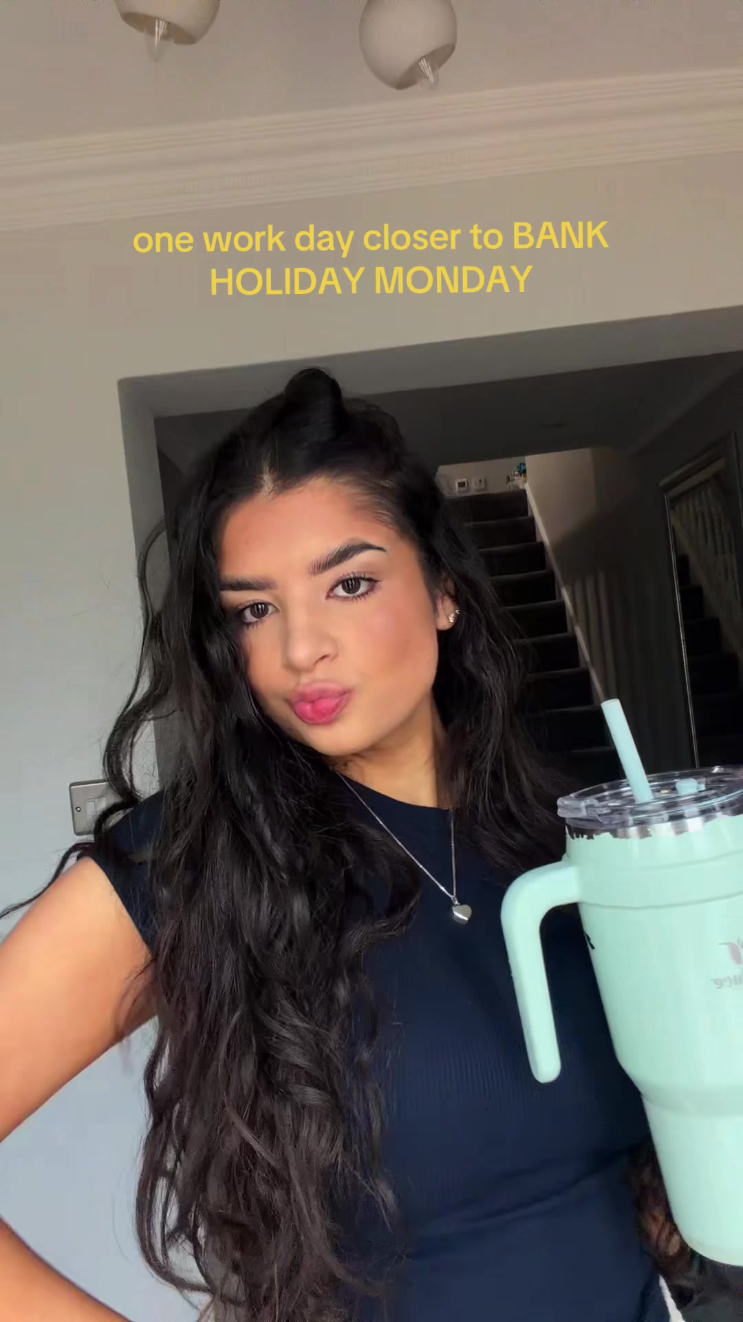 @hol🥀