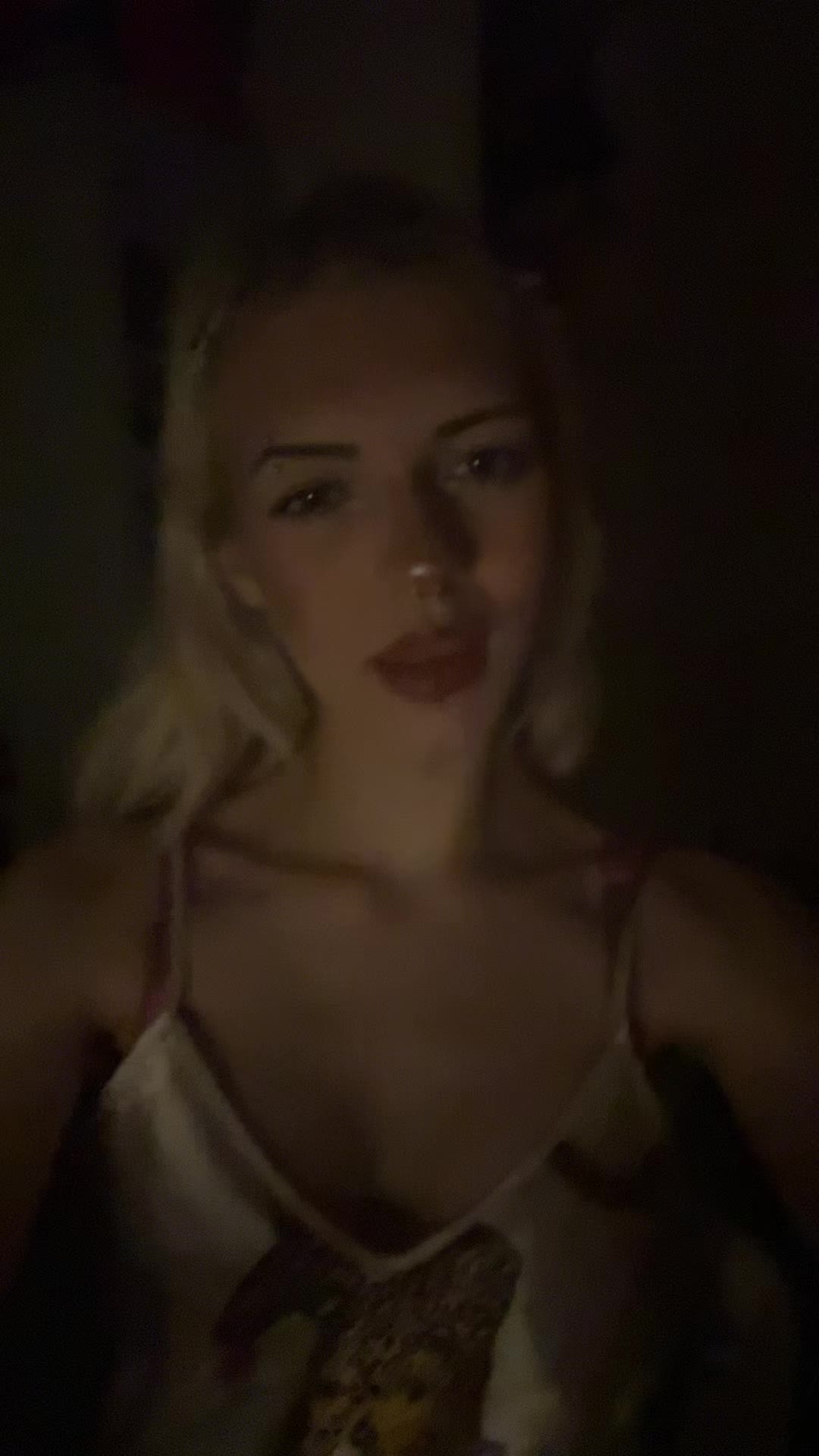 @️