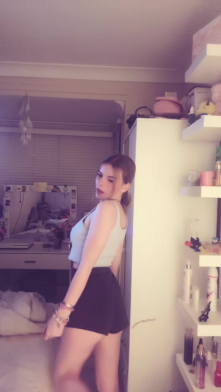 @𝓔𝓑&hearts;️