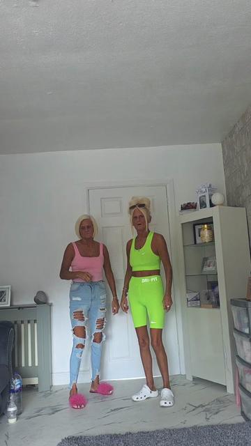 @Cheeky twins