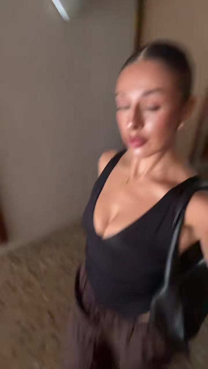 @Alba Quiñones