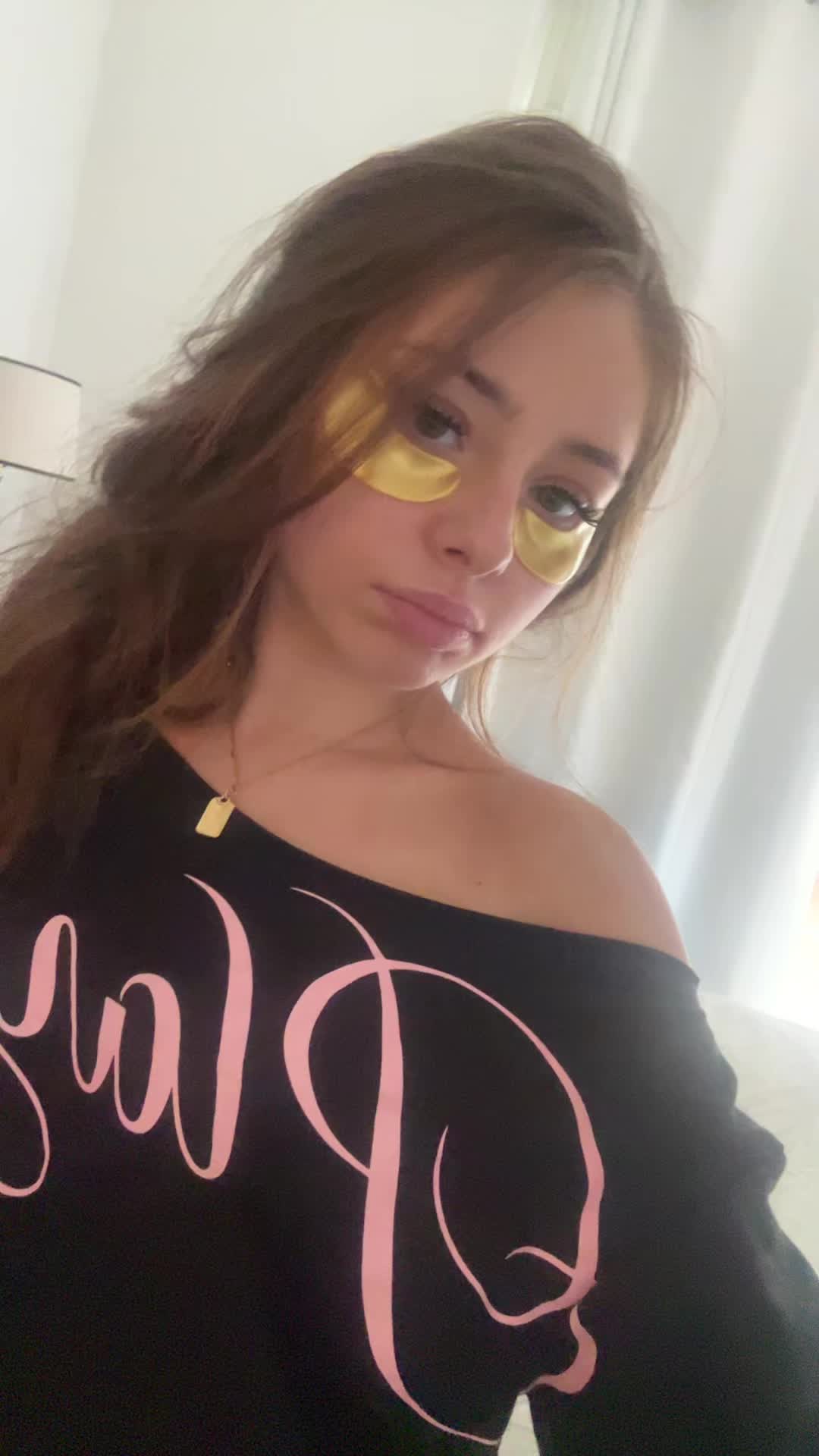 @𝑽𝒂𝒍𝒆𝒏𝒕𝒊𝒏𝒂