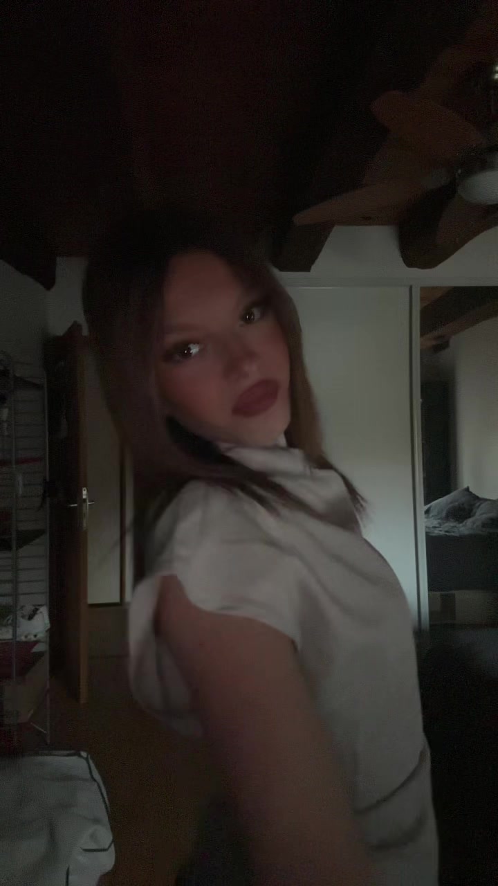@L A U R U U X ๐