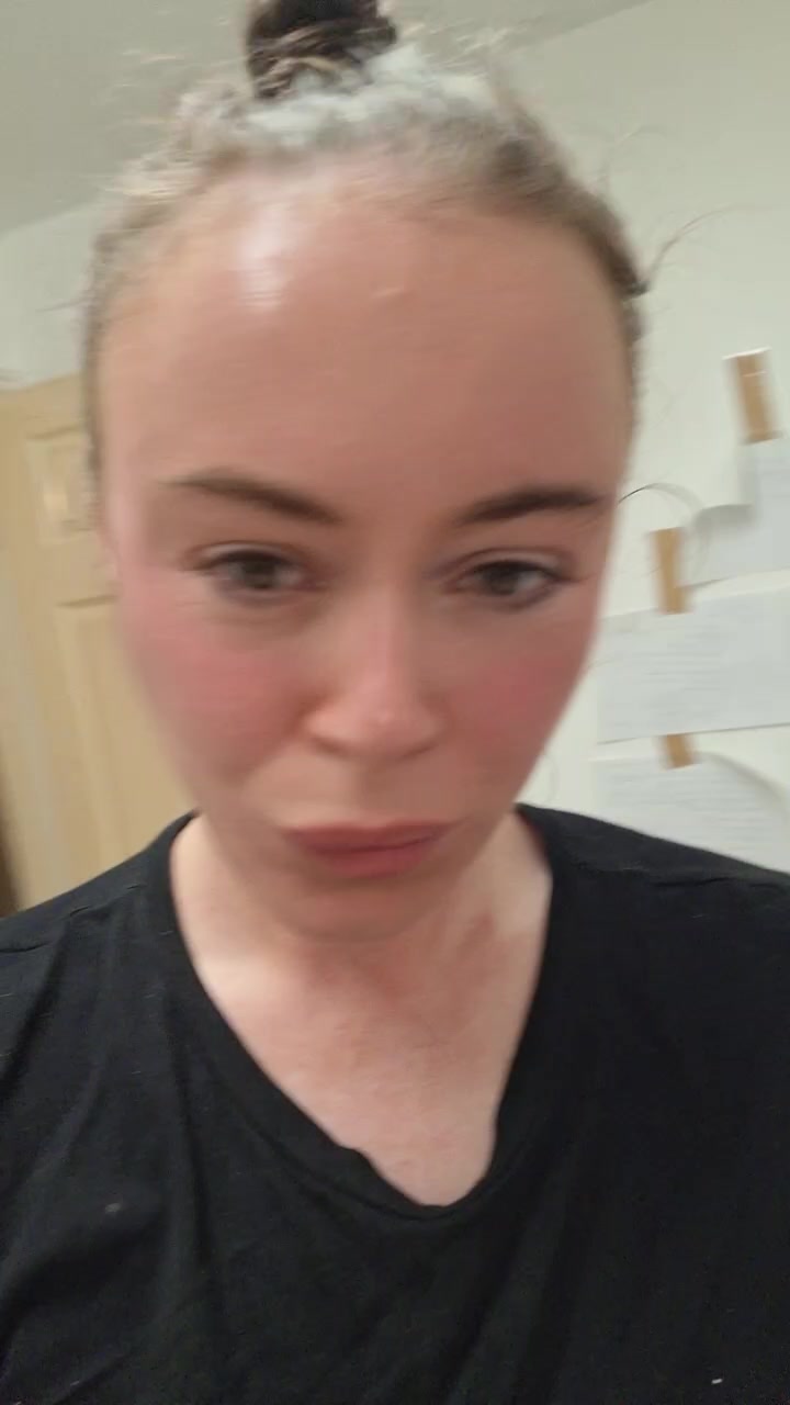@lollyybmnqh
