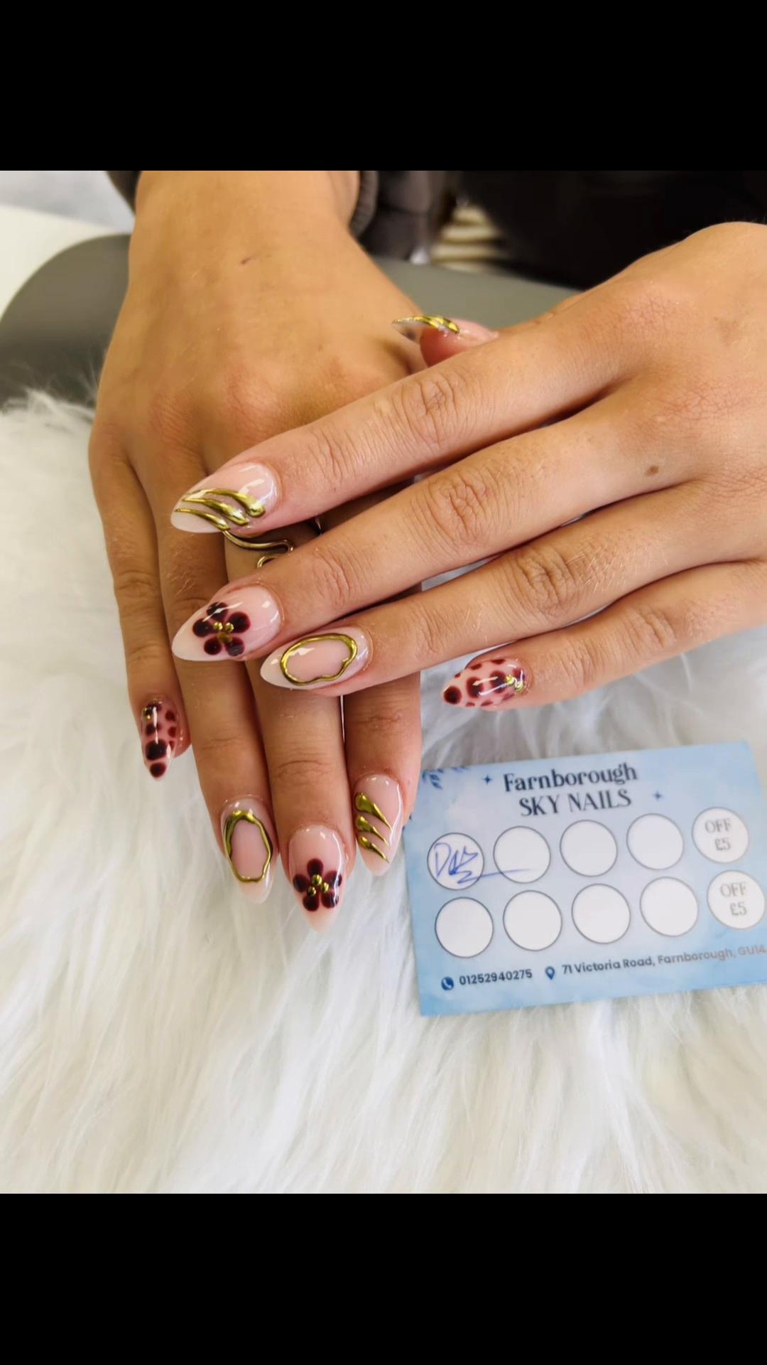 @71 Farnborough SKY NAILS