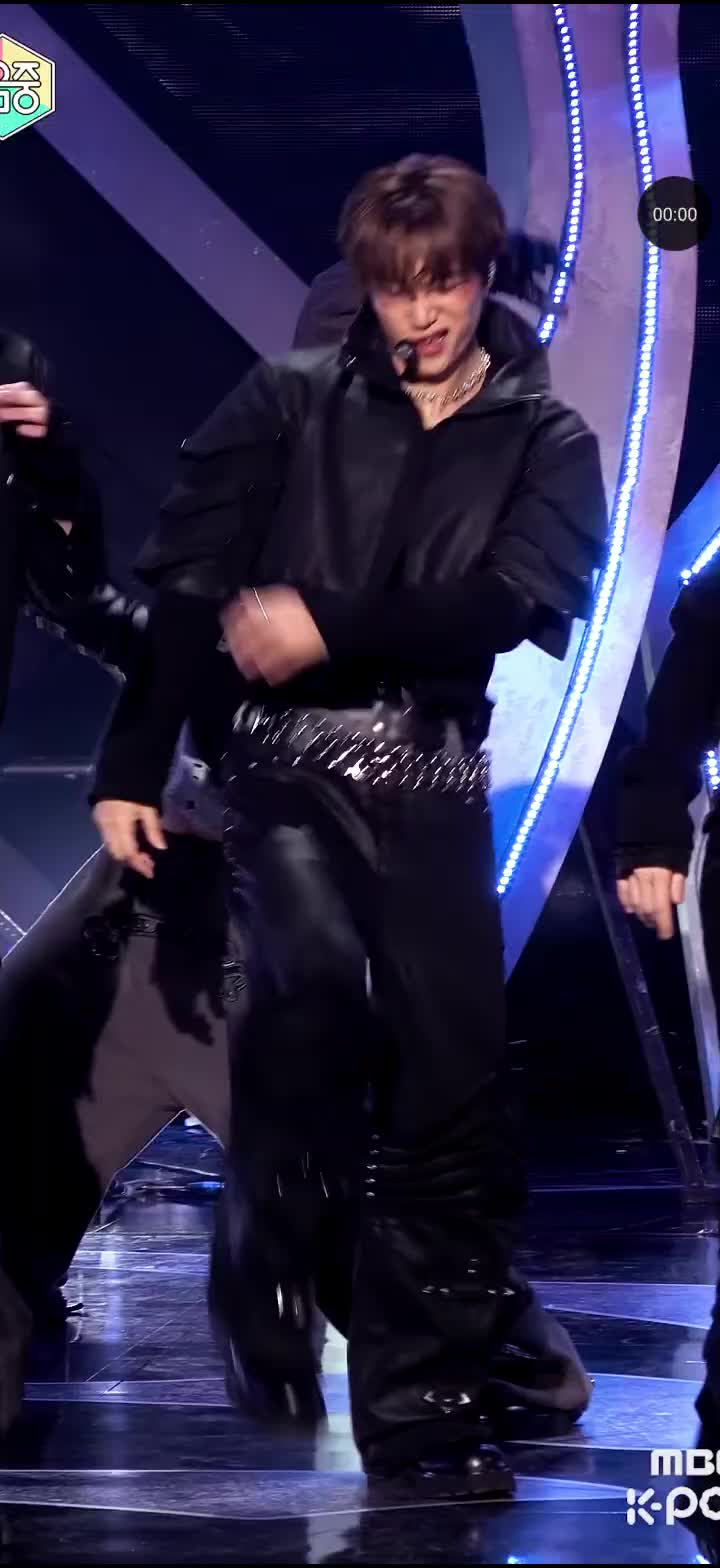 @Kpop Fancams🫧