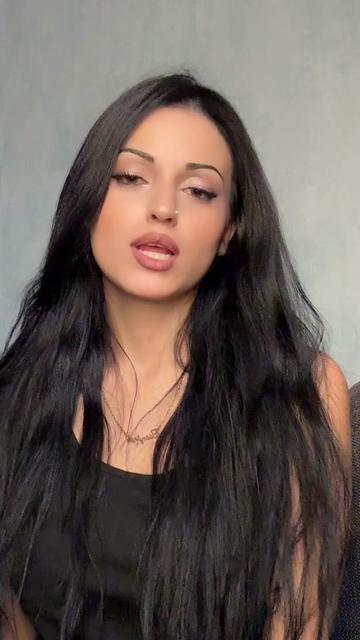 @Demi