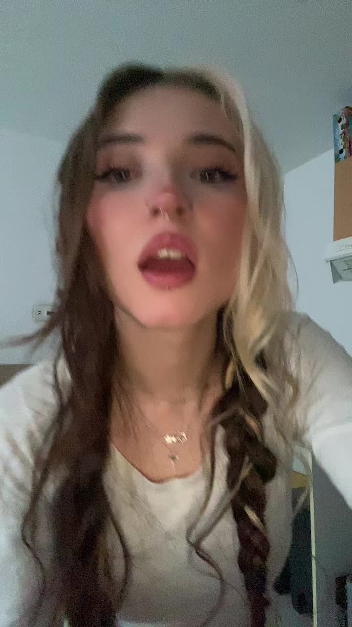 @O.d.e.l.y.a_
