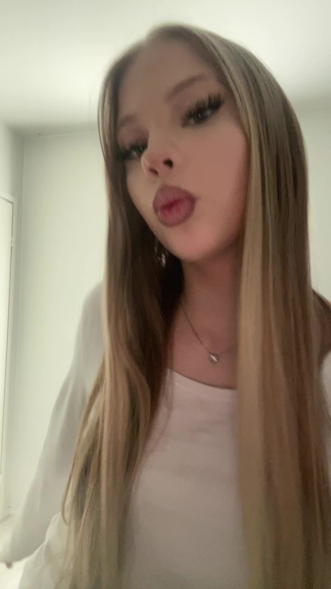 @ツ