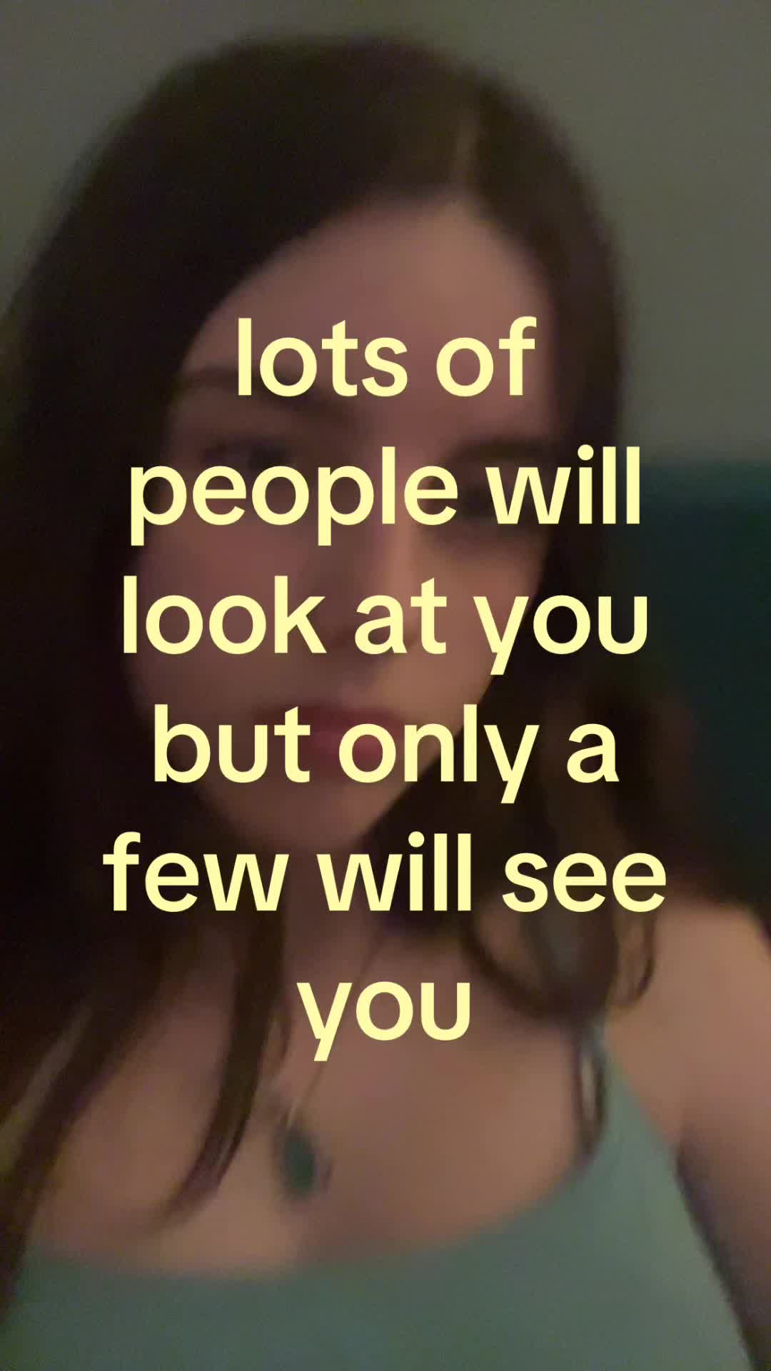 @￴